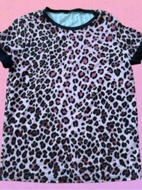 SHEIN Pink Leopard Print Short Sleeve Tee with Black Trim